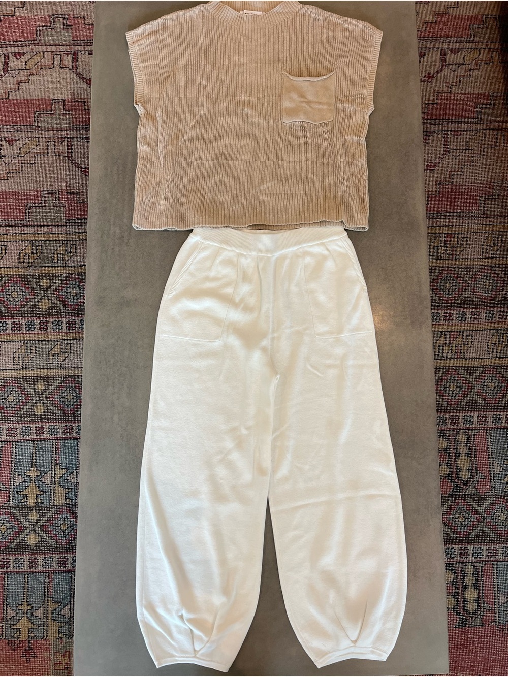 NWOT - FP set dupe - Women’s white Knit Relaxed Pants khaki sweater set - Size M